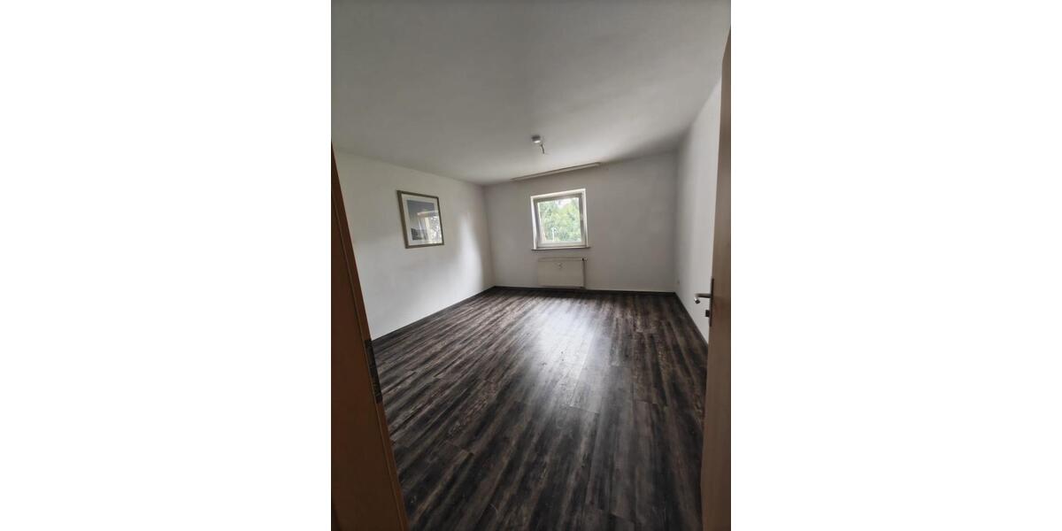Etagenwohnung Nürnberg Altenfurt - 3 Zimmer, 60 m&sup2;, 1.100&euro; | Angebot:27545055