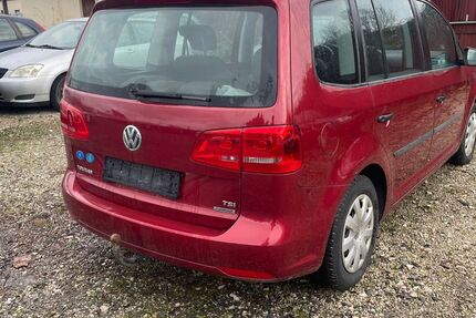 VW Touran 121.000 km 3.100 &euro; Fürth 90763