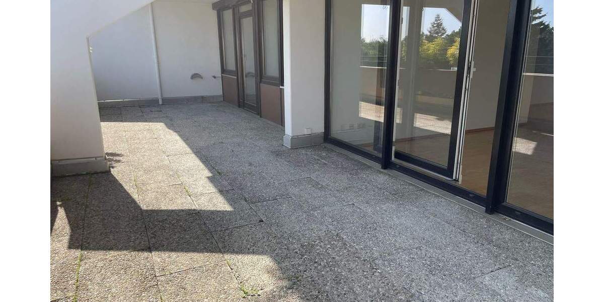 Etagenwohnung Nürnberg Langwasser - 3 Zimmer, 95 m&sup2;, 1.080&euro; | Angebot:25525215