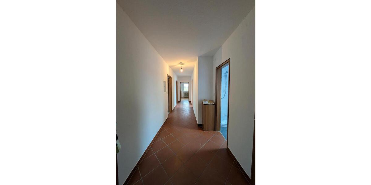 Dachgeschoßwohnung Schwabach - 4 Zimmer, 94 m&sup2;, 1.100&euro; | Angebot:25614057