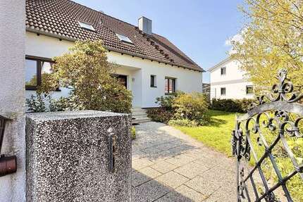 Haus Cadolzburg - 7 Zimmer, 225 m&sup2;, 650.000&euro; | Angebot:26448957