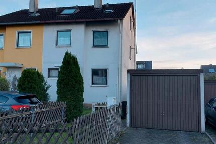 Doppelhaushälfte in Eckental-Forth – ruhig gelegen, ab 01.01.2026 zimmer