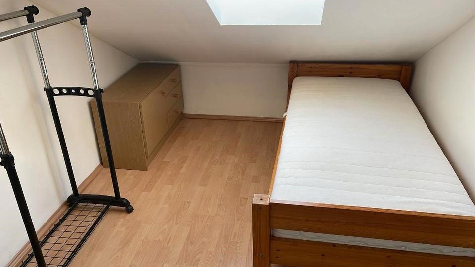 Dachgeschoßwohnung Nürnberg Eberhardshof - 1 Zimmer, 10 m&sup2;, 380&euro; | Angebot:26698808