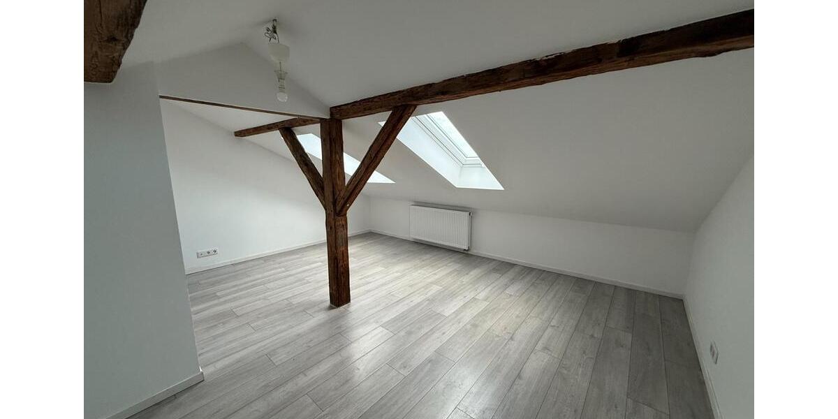 Dachgeschoßwohnung Nürnberg Eberhardshof - 4 Zimmer, 78 m&sup2;, 950&euro; | Angebot:27567895