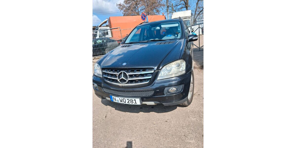 Mercedes-Benz 320 220.000 km 8.500 &euro; Nurnberg 90429