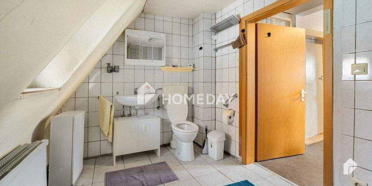 Schönes Bauernhaus mit 6 Zimmern und Garage in sehr guter Lage 6 zimmer