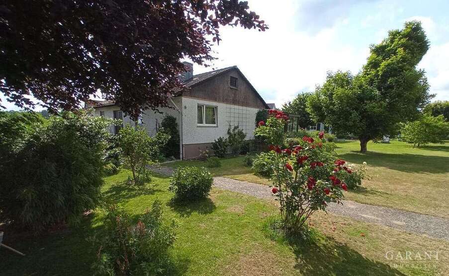 Haus zum Kaufen in Adelsdorf 600.000 € 150 m²