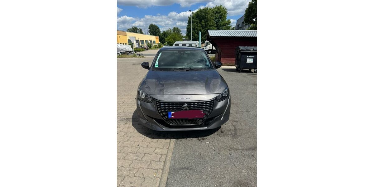 Peugeot 208 25.500 km 13.390 &euro; Nürnberg 90453