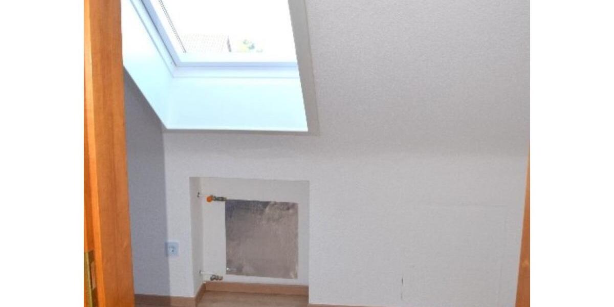 Renovierte 3-Zimmer-DG-Wohnung in ErlangenEltersdorf 3 zimmer