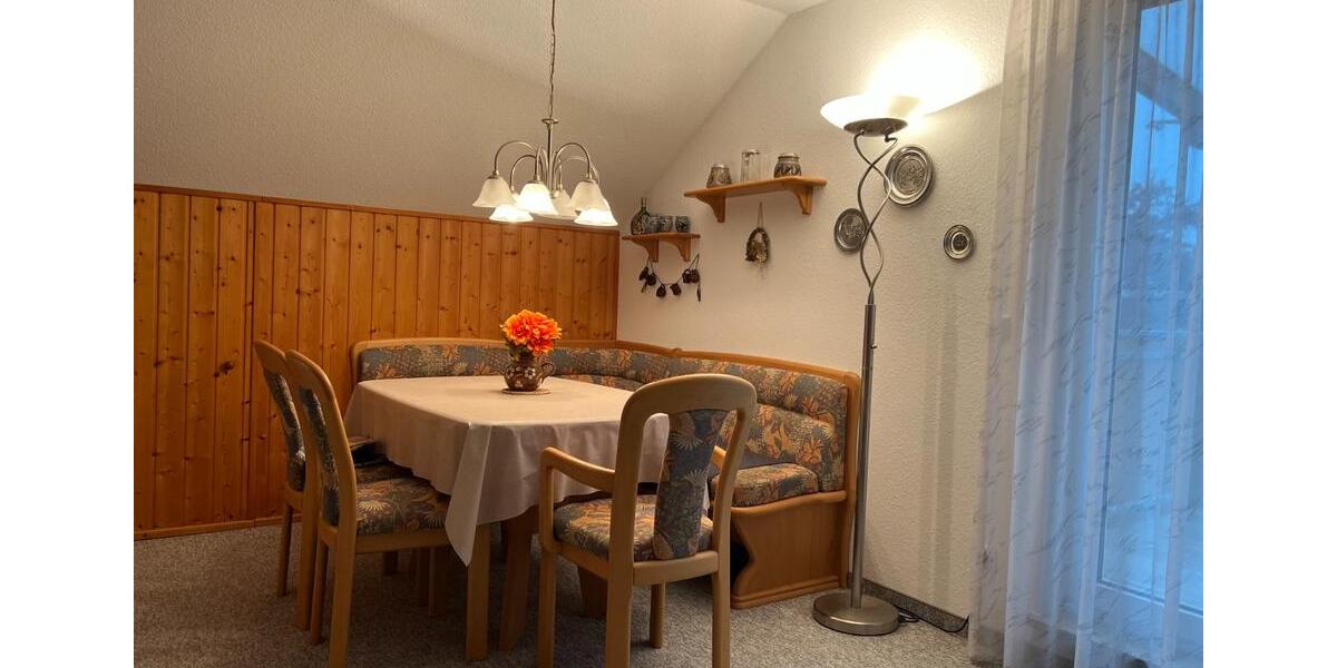 Attraktive 2-Zimmer Dachgeschoss Wohnung in Großenseebach 2 zimmer