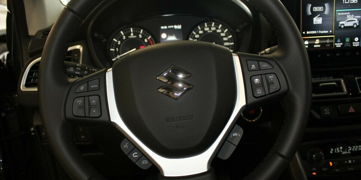 Suzuki SX4 S-Cross Comfort+ 4x4 7.500 km 28.990 &euro; Fürth 90763