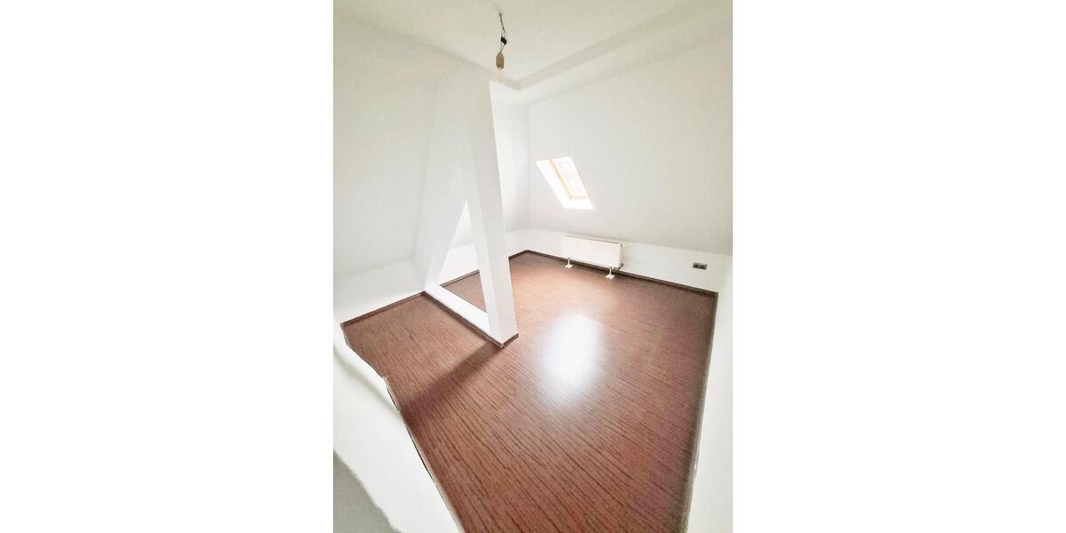 Dachgeschoßwohnung Nürnberg Rabus - 3.5 Zimmer, 79 m&sup2;, 800&euro; | Angebot:25158101