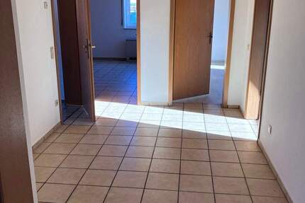 Renovierte 3-Zi.-DGW mit Gartenanteil - 91056 Erlangen-Hüttendorf 3 zimmer