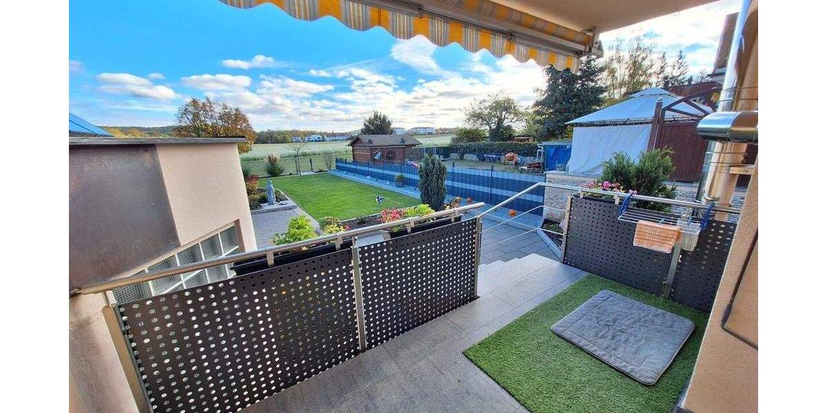 Freiwerdendes Zweifamilienhaus mit Garage in Toplage am Feldrand 6 zimmer