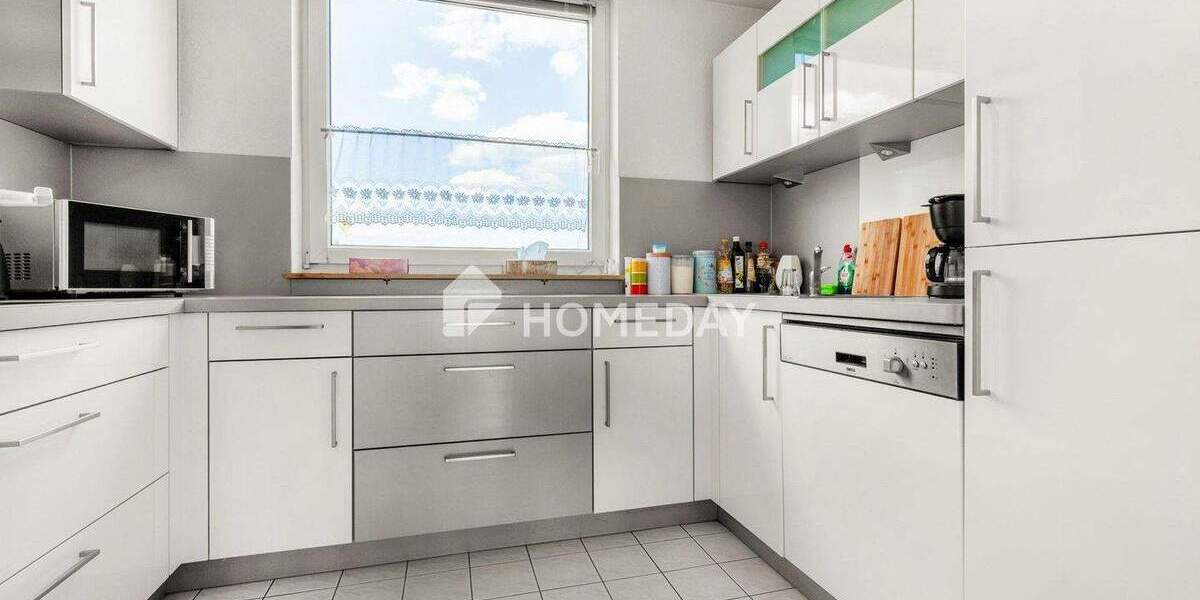 Hell, modernisiert und bezugsfrei: 4-Zimmer-Wohnung mit Weitblick & Dachterrassenzugang 5 zimmer