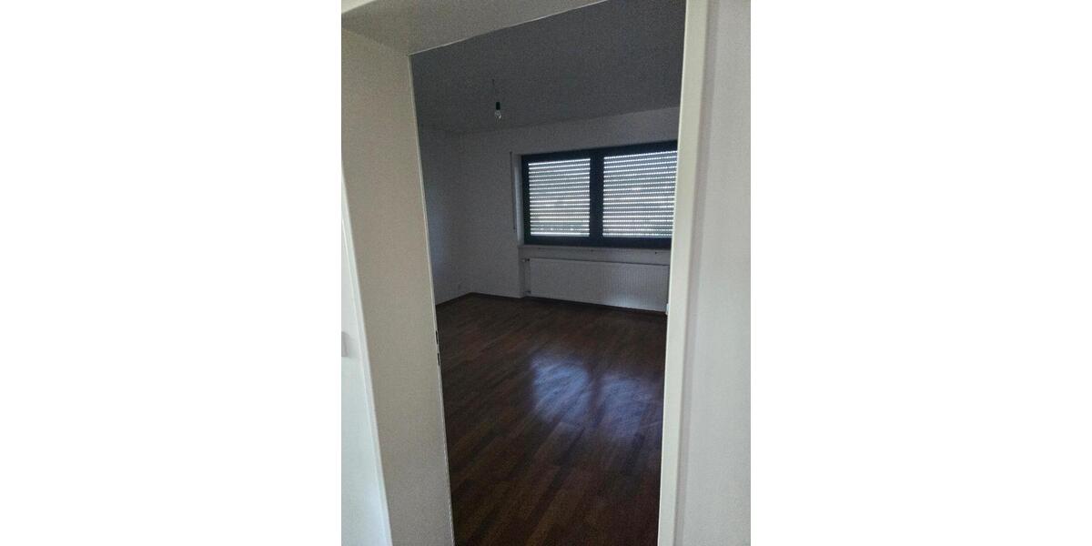 Etagenwohnung Nürnberg Langwasser - 3 Zimmer, 89 m&sup2;, 900&euro; | Angebot:26385679