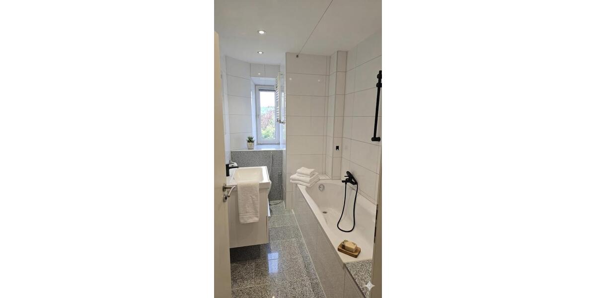 Etagenwohnung Nürnberg Gibitzenhof - 4 Zimmer, 127 m&sup2;, 1.750&euro; | Angebot:27549639