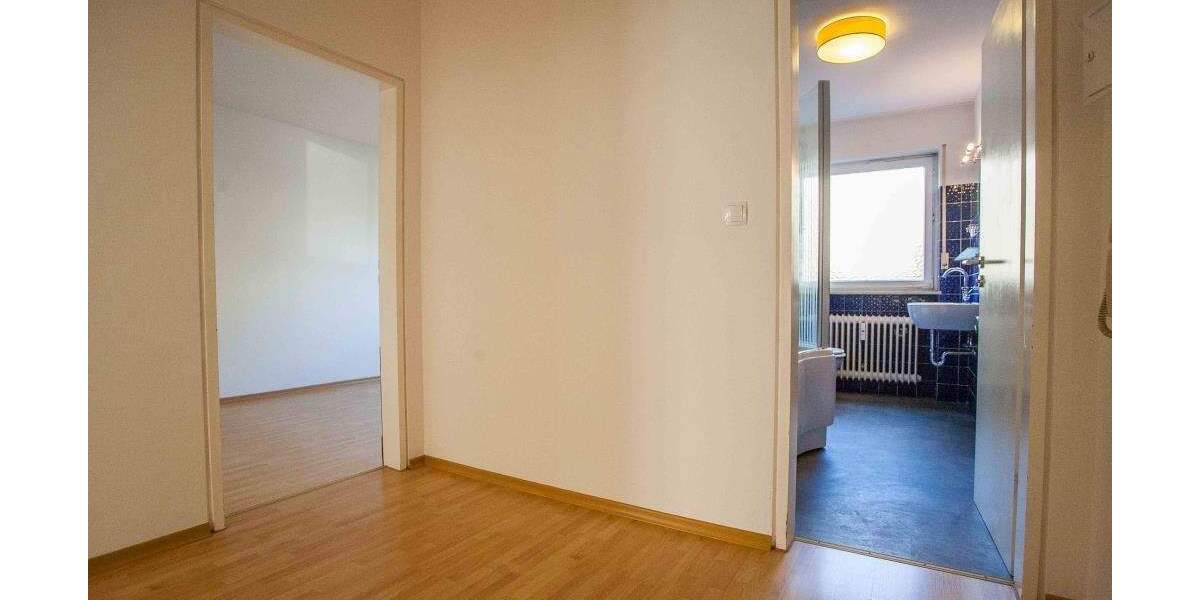 +++ 2-Zimmer-Hochparterre-Wohnung mit SW-Balkon & Außenstellplatz +++ 2 zimmer