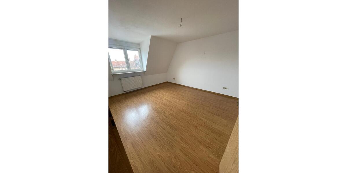 Dachgeschoßwohnung Nürnberg Gleißhammer - 2 Zimmer, 64 m&sup2;, 600&euro; | Angebot:25783102