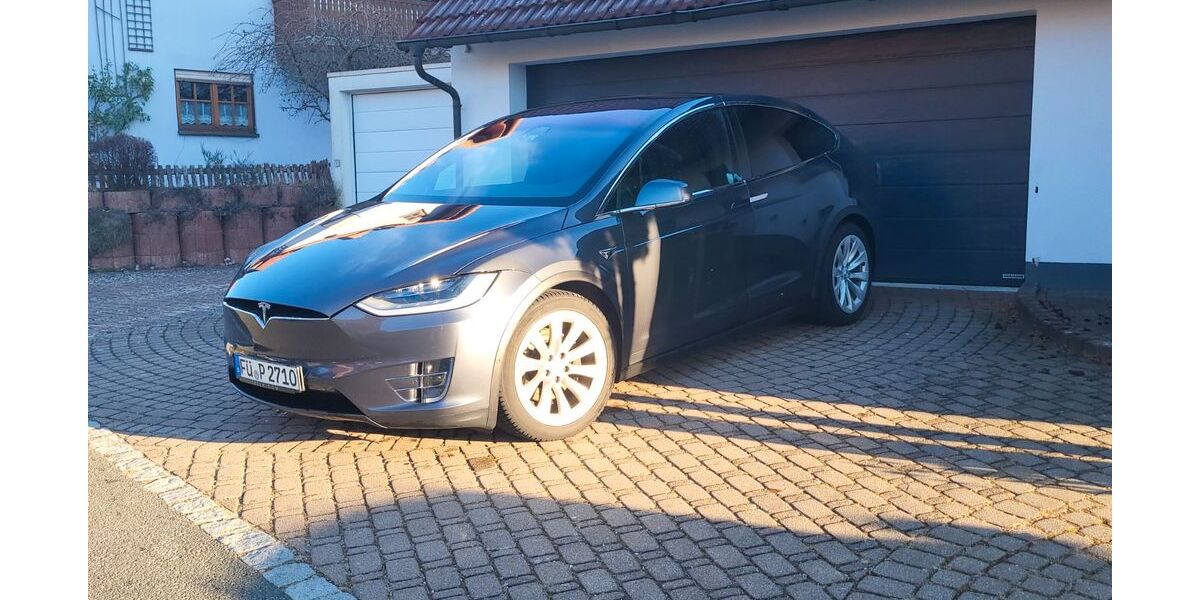 Tesla Model X 126.400 km 34.999 &euro; Roßtal 90574