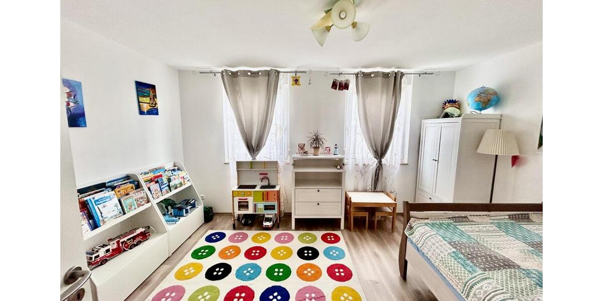 Reihenhaus Fürth Atzenhof - 6 Zimmer, 156 m&sup2;, 2.350&euro; | Angebot:25175091