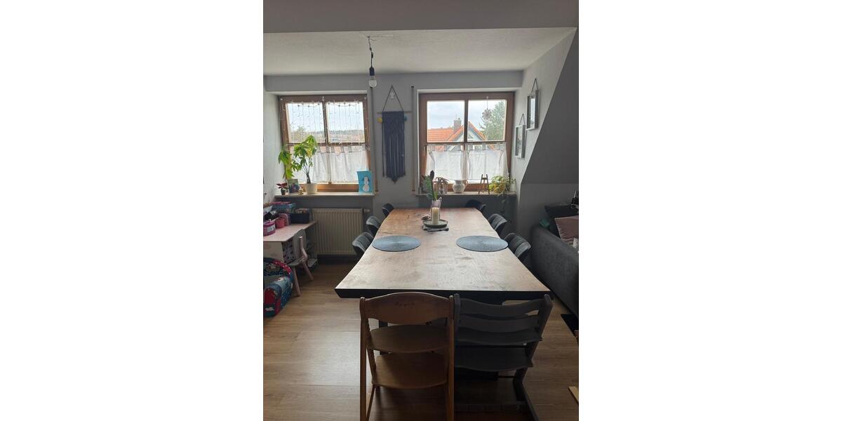 Etagenwohnung Zirndorf - 3 Zimmer, 80 m&sup2;, 850&euro; | Angebot:25546034
