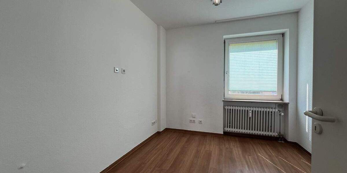 Gewerbeobjekt Erlangen Büchenbach - 9 Zimmer, 449.000&euro; | Angebot:25671201