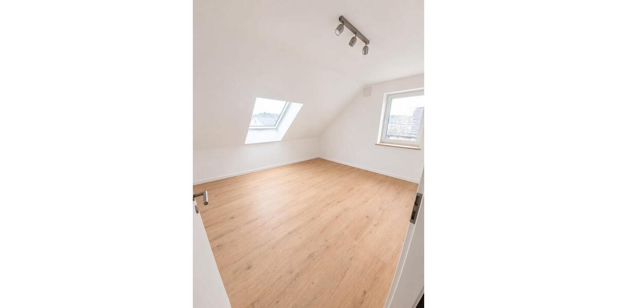 Dachgeschoßwohnung Oberasbach - 3 Zimmer, 98 m&sup2;, 1.290&euro; | Angebot:26608641