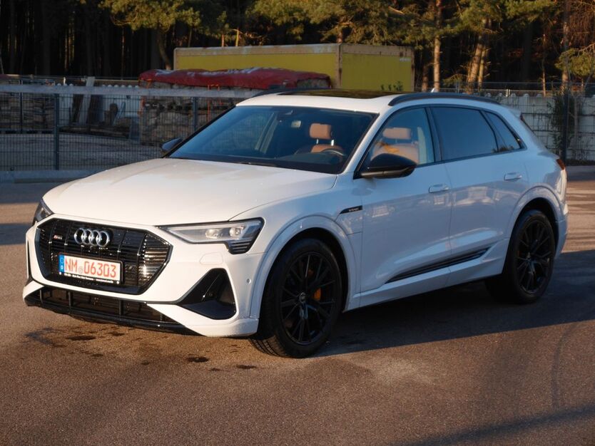 Audi e-tron 6.050 km 48.500 € Postbauer-Heng 92353