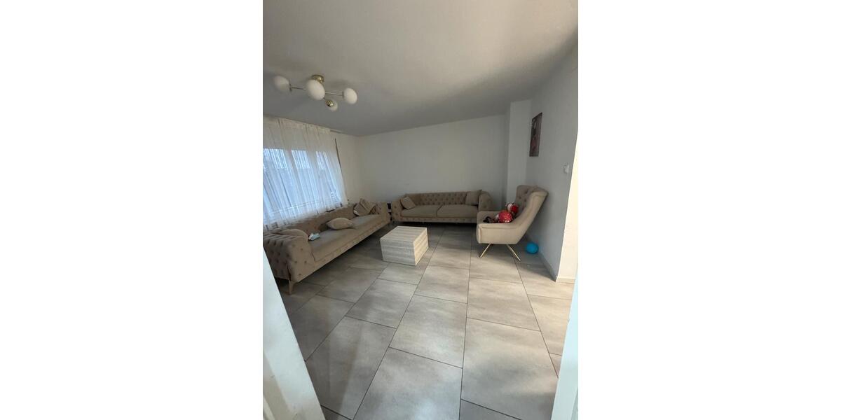 Reihenhaus Zirndorf - 4 Zimmer, 119 m&sup2;, 1.720&euro; | Angebot:25161968