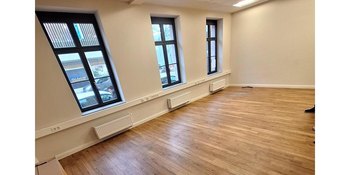 Moderne Gewerbefläche am HBF Fürth - Büro Lager Praxis Kanzlei zimmer