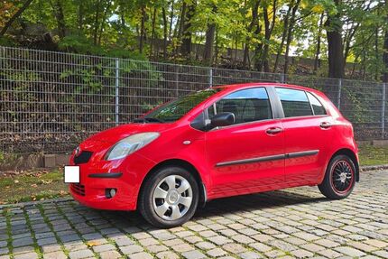 Toyota Yaris 157.000 km 2.600 € Nürnberg 90429