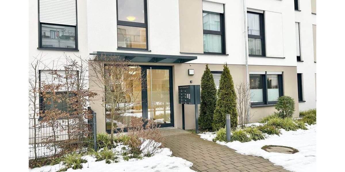 ***REDNITZ JUWEL*** SONNIGE 2 ZIMMER WOHNUNG MIT EINBAUKÜCHE, BALKON UND TIEFGARAGENSTELLPLATZ 2 zimmer