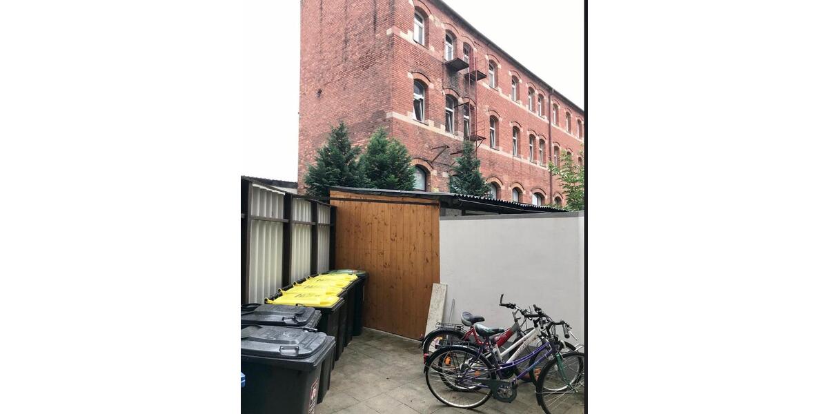 Zweizimmerwohnung früher Dreizimmer -Altbau 2 zimmer