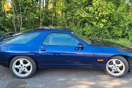 Porsche 928
