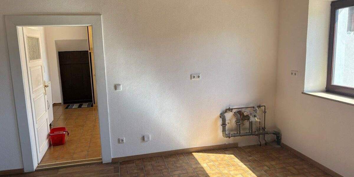 Mehrfamilienhaus, Wohnhaus Heroldsbach Poppendorf - 8 Zimmer, 208 m&sup2;, 2.300&euro; | Angebot:25339642