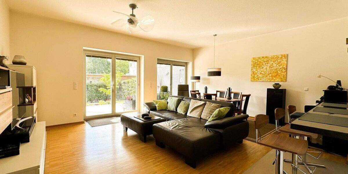 Exklusive EG-Wohnung mit Hauscharakter: 46 m² überdachte Terrasse, Garten, A+ Energie, 2 Carports 4 zimmer