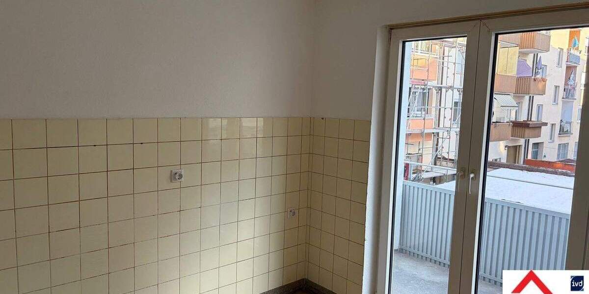 *Neu renoviert - 3 Zimmer - Südbalkon - Garage möglich* 3 zimmer