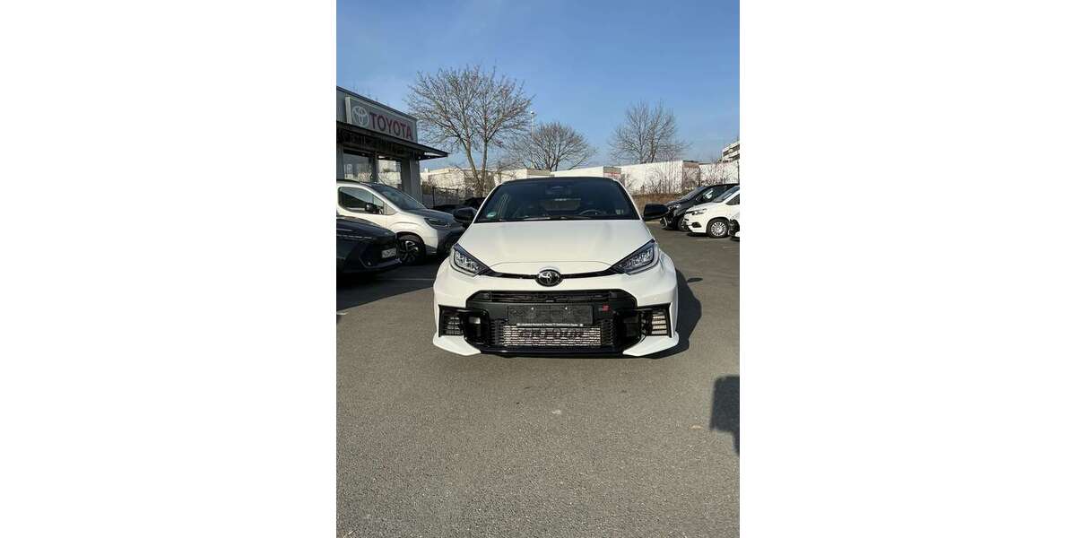 Toyota Yaris 4.700 km 42.900 &euro; Nürnberg 90408