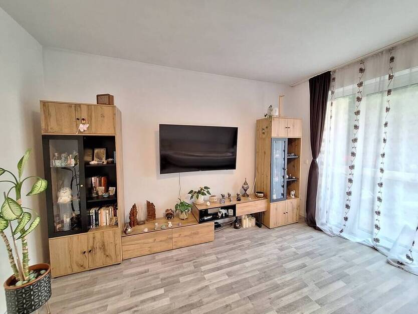 Renovierte 3-Zimmer Wohnung im Hochparterre mit Balkon und Einzelgarage