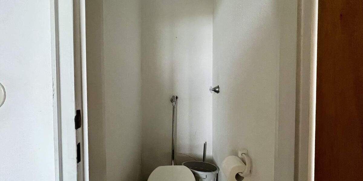 renovierungsbedürftige 3-Zi.-ETW mit zwei Balkonen in Erlangen...ab sofort zur Verfügung 3 zimmer