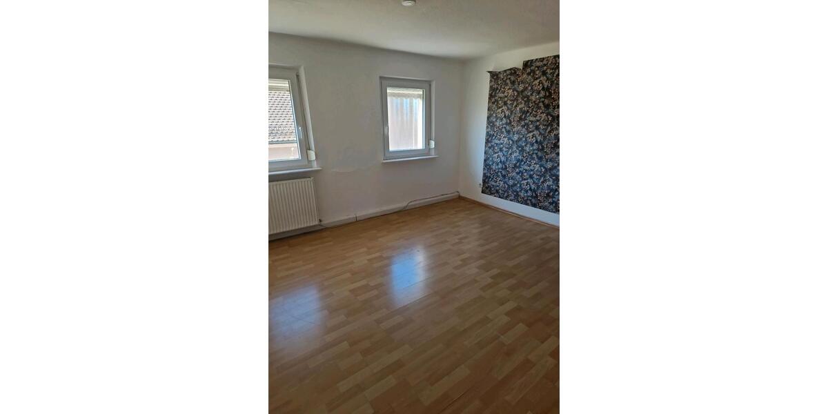 Dachgeschoßwohnung Forchheim - 3 Zimmer, 75 m&sup2;, 800&euro; | Angebot:26391725