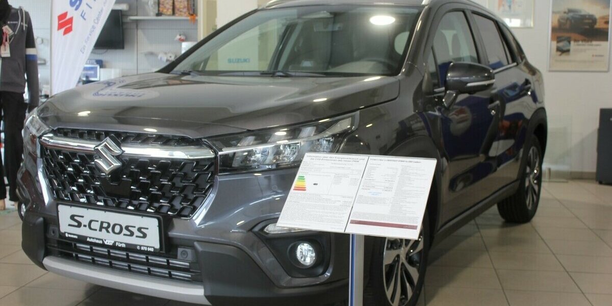 Suzuki SX4 S-Cross Comfort+ 4x4 7.500 km 28.990 &euro; Fürth 90763