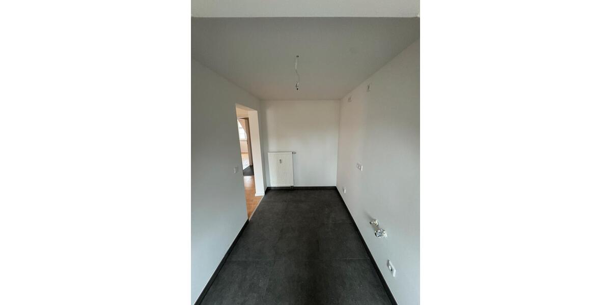 LICHTDURCHFLUTETE 4-ZIMMER DACHGESCHOSSWOHNUNG INKL. STELLPLATZ I 4 zimmer