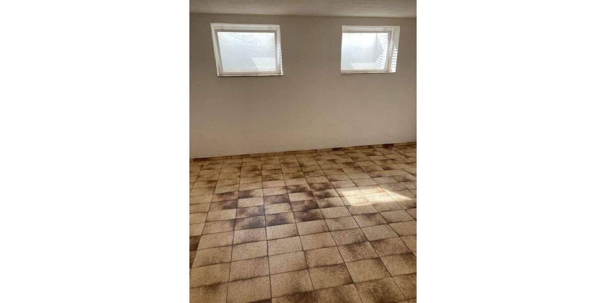 Etagenwohnung Erlangen Hüttendorf - 3 Zimmer, 100 m&sup2;, 950&euro; | Angebot:26841804