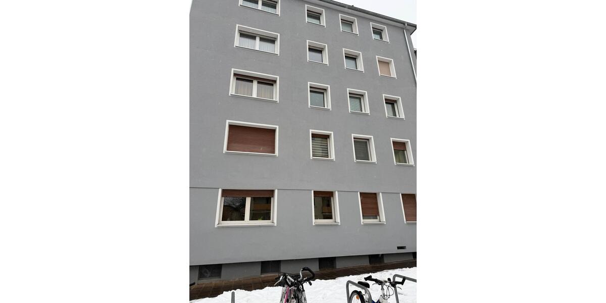 Drei Zimmer Wohnung zum vermieten WG geeignet nur für Studenten 3 zimmer