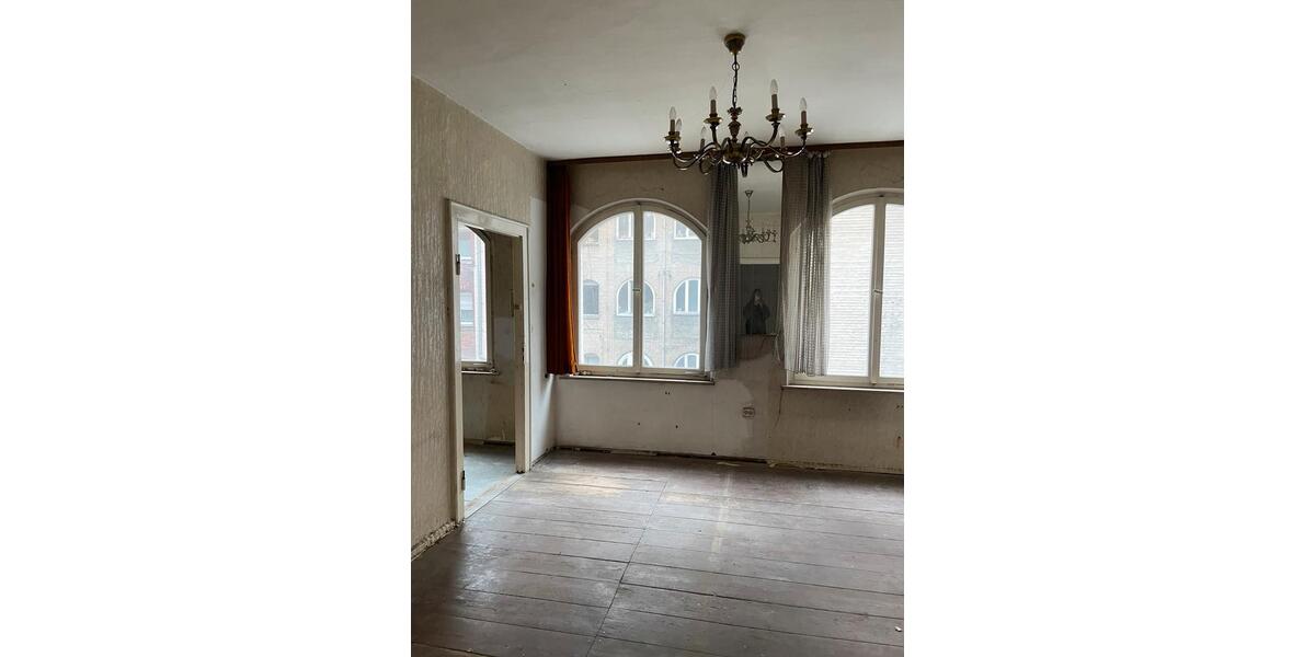 Etagenwohnung Nürnberg Sankt Leonhard - 8 Zimmer, 200 m&sup2;, 300.000&euro; | Angebot:27007176