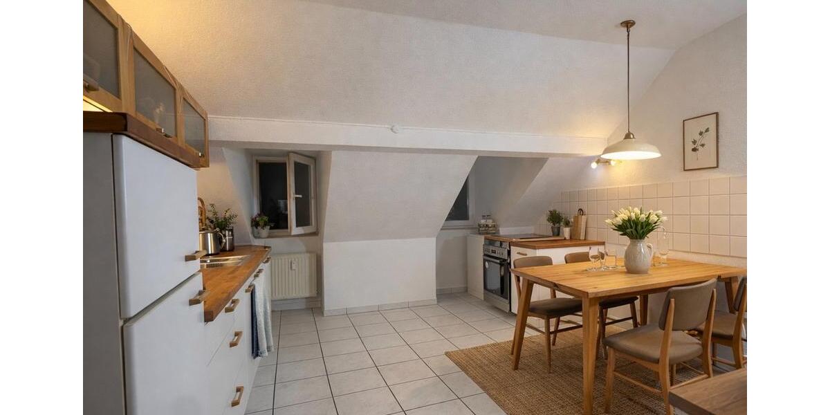 2,5 Zimmer Dachgeschosswohnung (für Singles und Paare) 2.5 zimmer