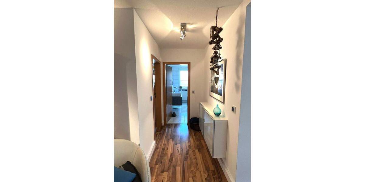 Großzügige 3-Zimmer-Eigentumswohnung mit Garage und 2 Stellplätzen 3 zimmer