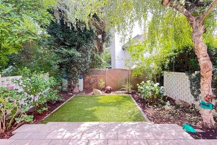 Lichtdurchflutetes Reihenhaus mit Garten und Garage zu vermieten zimmer